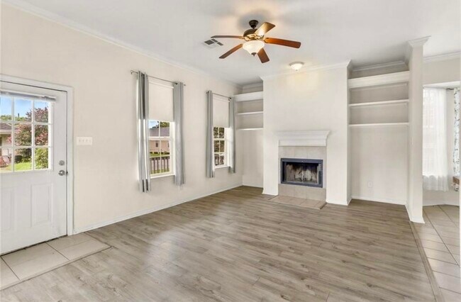 Building Photo - 2424 Lavender St