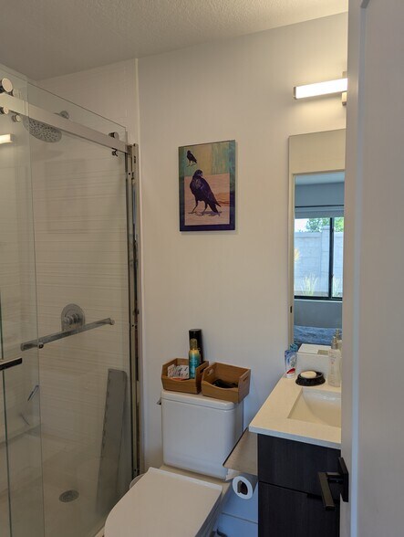 connected bathroom - 44 W Iko Ave