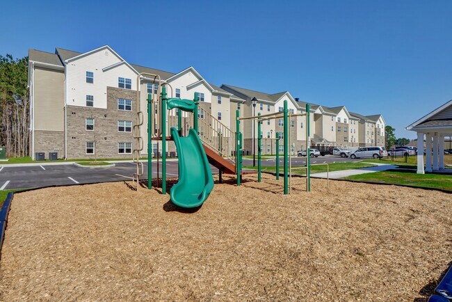 Building Photo - Tate Commons