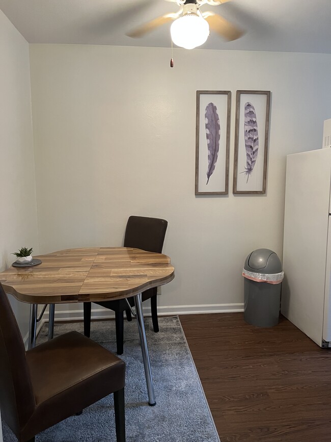 Building Photo - 104 Lewiston Rd