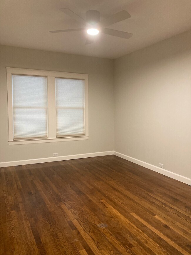 Bedroom 2 - 316 E Lullwood Ave