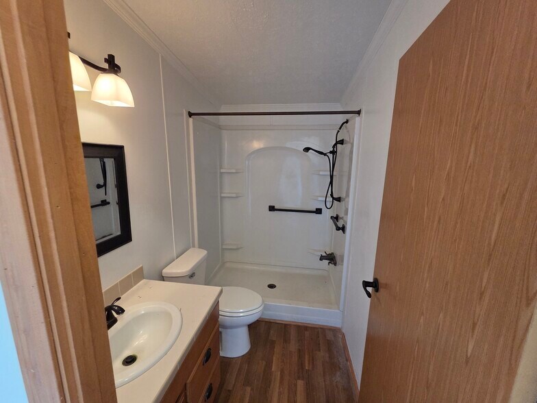 Building Photo - 649 Bluebird Cir
