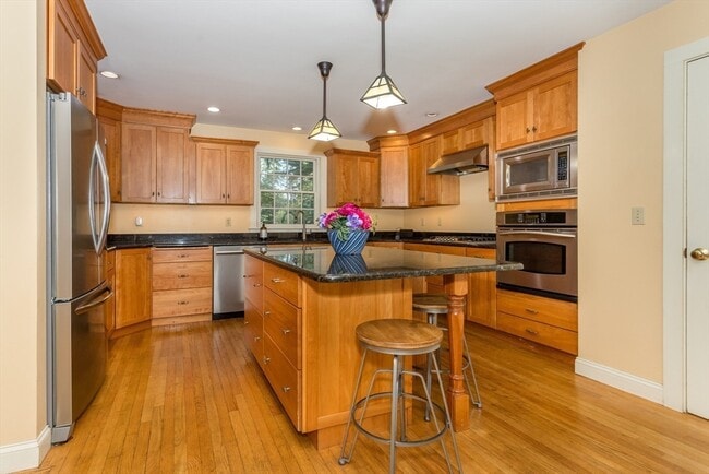 Building Photo - 34 Brush Hill Ln