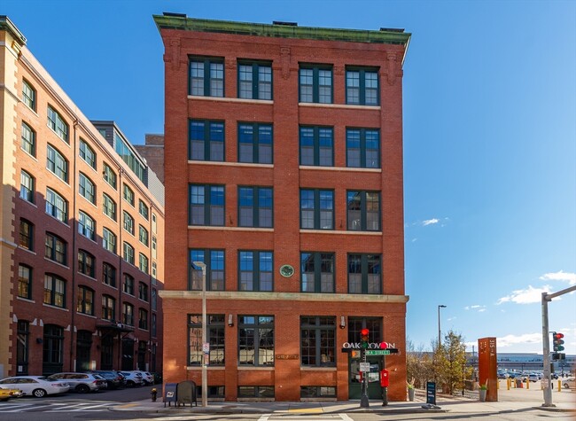 Building Photo - 319 A St