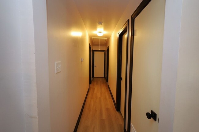 Building Photo - 4018 N Oak Street Extension