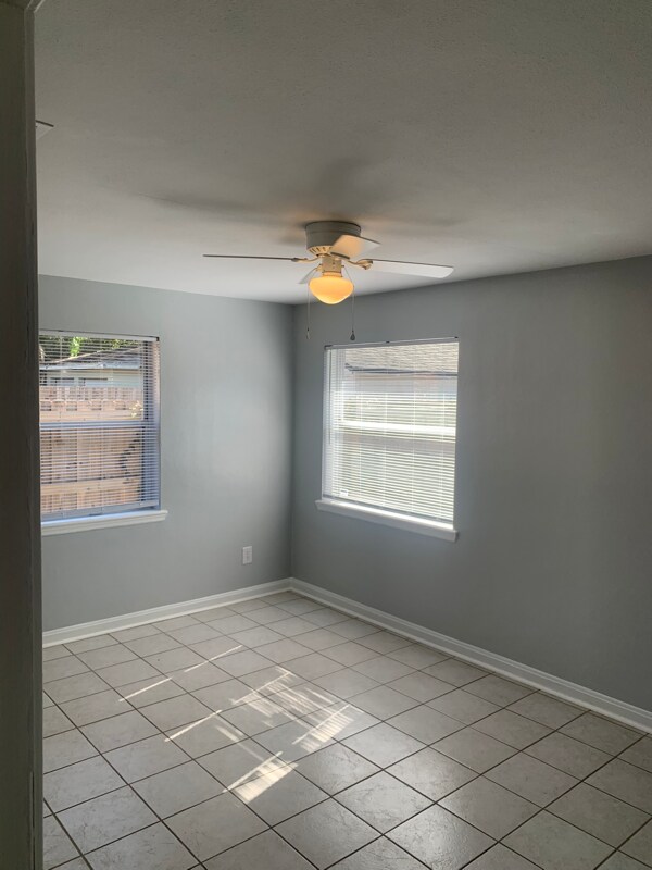 Building Photo - 2554 Ernest St