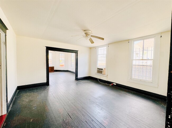 Primary Photo - 1414 Campbell St