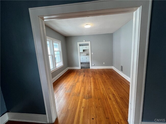 Building Photo - 526 Boyden St