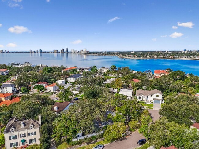 Building Photo - Beautiful Home on Davis Island