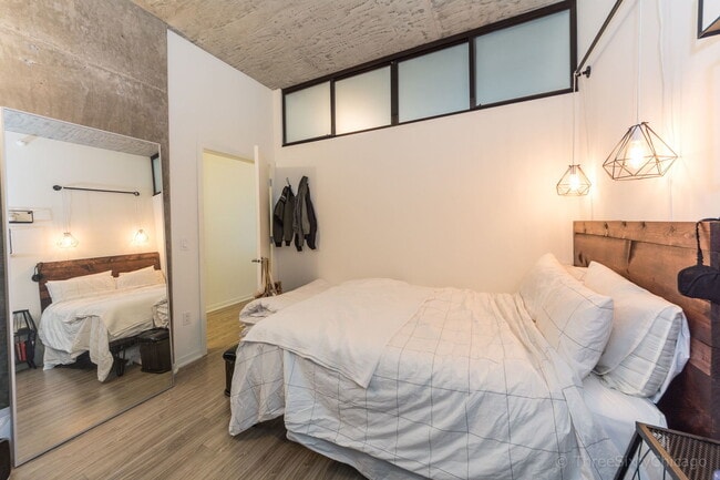 Building Photo - 1345 S Wabash Ave