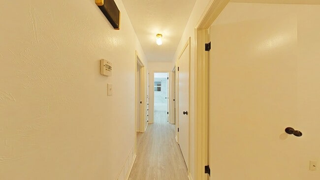 Building Photo - 4623 SE Mieling Dr