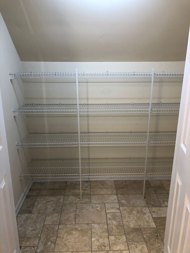 Building Photo - Stunning 4bdrm/2.5bth Home w/Loft Located in Chesterfield! Fenced in Backyard, 2 Car Garage, and ...