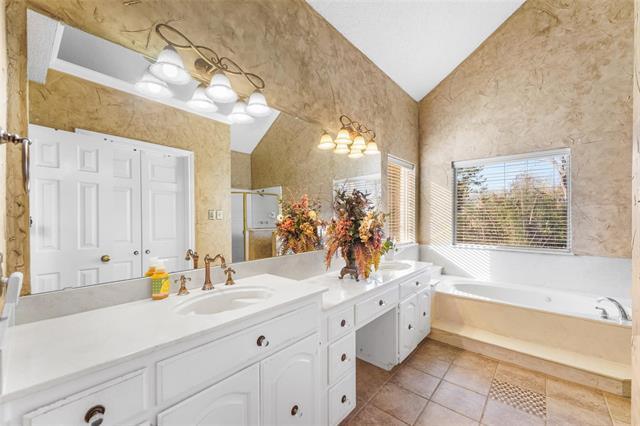 Building Photo - 629 N Parks Dr