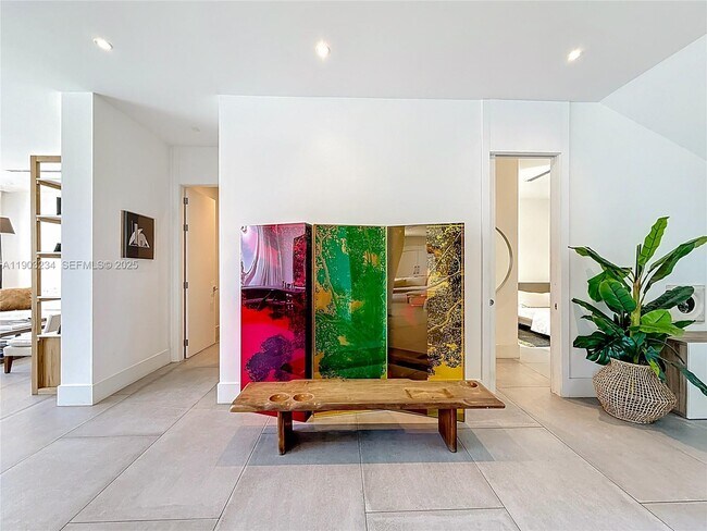 Building Photo - 561 Warren Ln