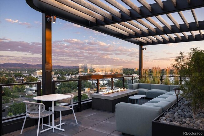 Building Photo - 1521 Hooker St