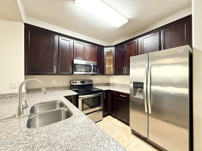 Building Photo - 7323 E Belleview St