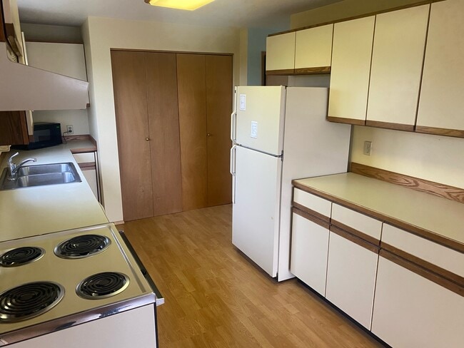 Building Photo - 934 Starfish Ct SW