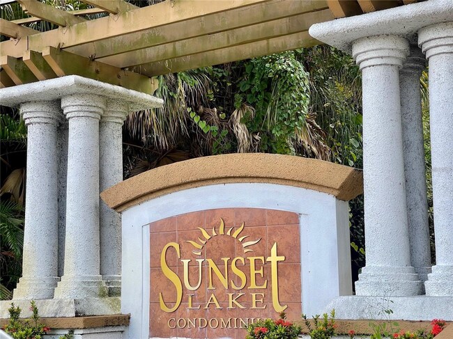 Building Photo - South Kirkman Road, Orlando, FL 32811 - 2 BR 2 BA condo
