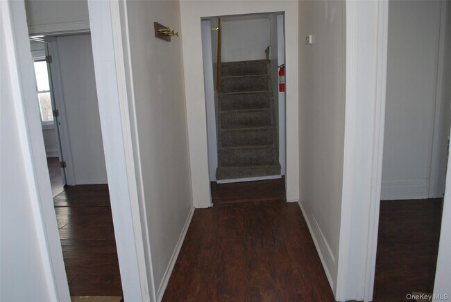 Building Photo - 22 Dekay Rd