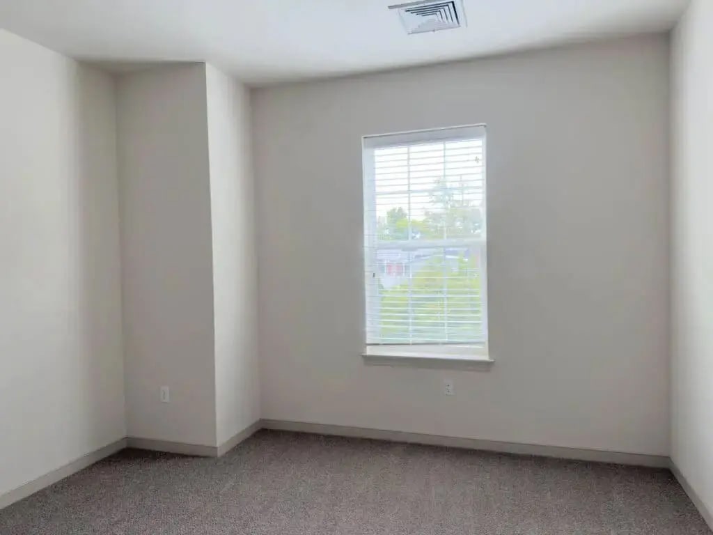 Building Photo - 2008 Shady Oak Dr