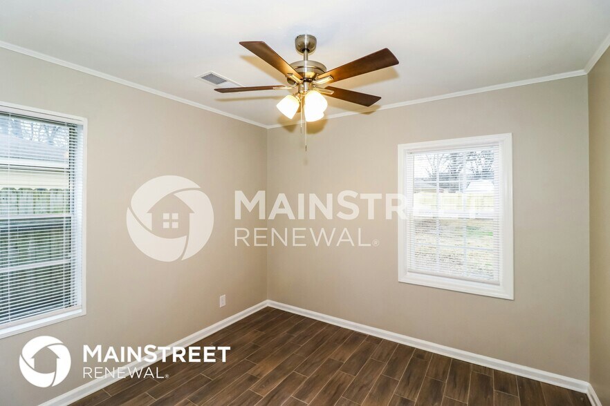 Building Photo - 4817 Durbin Ave