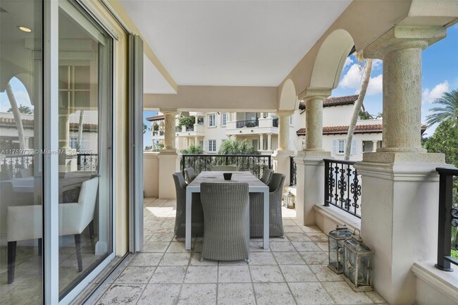 Building Photo - 19237 Fisher Island Dr