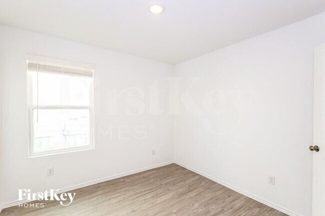 Building Photo - 8506 Rose Tanager