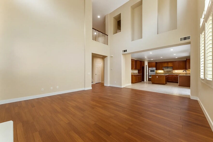 Building Photo - 25617 Henley Way