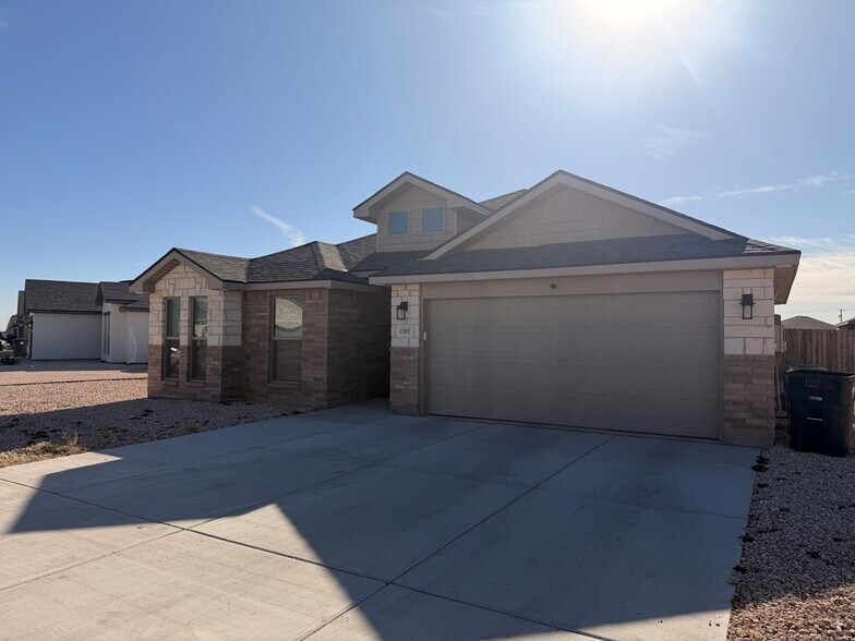 Building Photo - 1102 Canal St