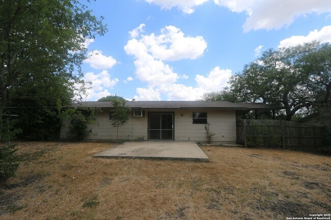 Building Photo - 127 Fair Valley St