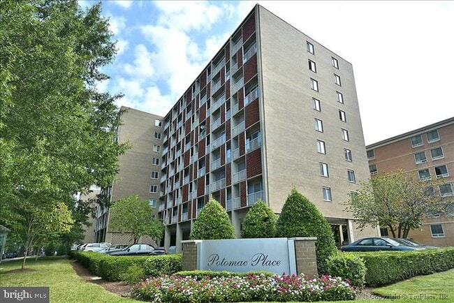 Building Photo - 800 4th St SW