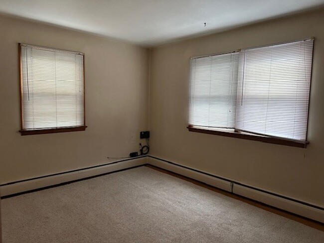 Building Photo - 2nd Floor 1 Bed 1 Bath Mechanicsburg Schoo...