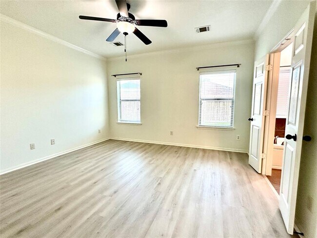 Building Photo - 2026 Bloommist Ct