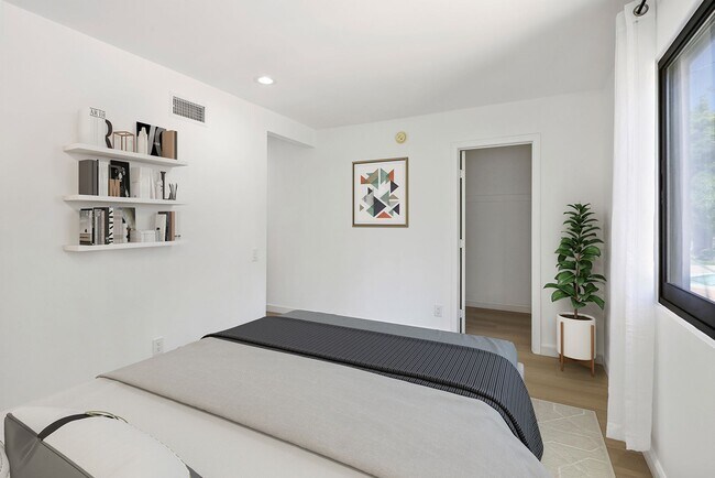 Building Photo - COMPLETELY UPDATED CALABASAS HOME!