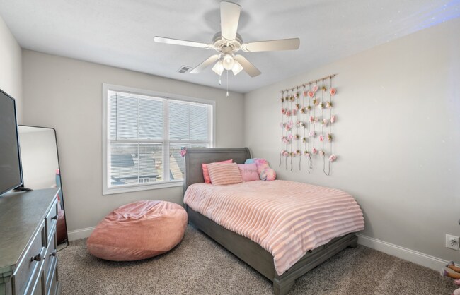 Building Photo - Spacious Clarksville Home on Golden Eagle Way | Pet Friendly | Decorative Fireplace | Great Layou...