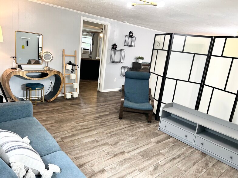 Building Photo - 2320 Vista Ave