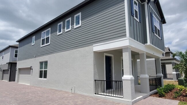 Building Photo - Lovely 4 bedroom townhome in Venetian Bay