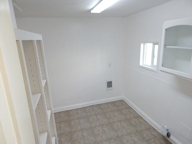 Building Photo - 2Bd/1Ba Single Story Home - Available Soon!