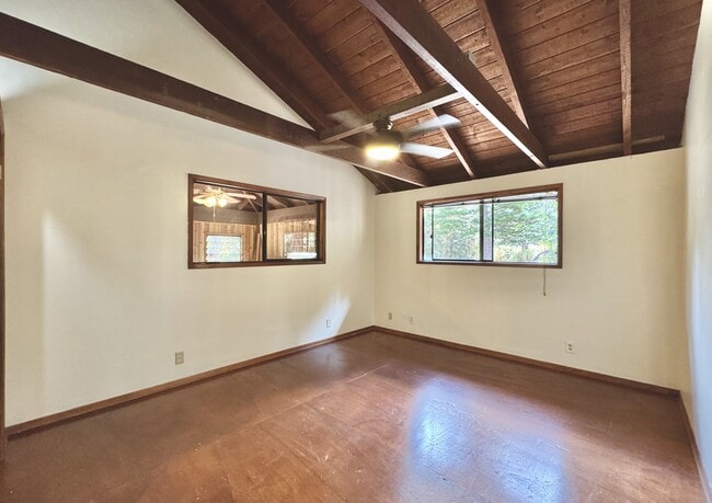 Building Photo - 1727 Kauhikoa Rd