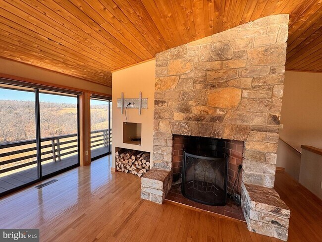 Building Photo - 72 Jordans Rd