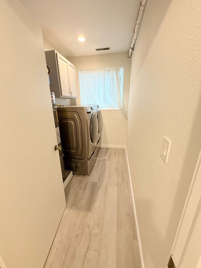 Building Photo - Waterfront living in Rocky Point.