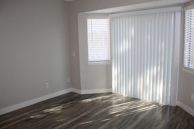 Building Photo - 2229 Rose Ave