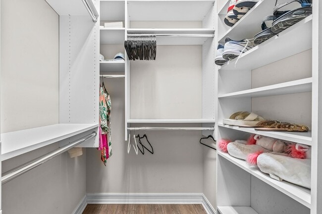 Building Photo - 114 Carmela Ct