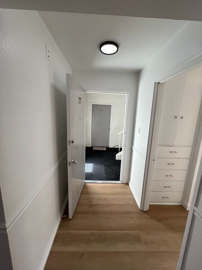Building Photo - $550 off February Rent !