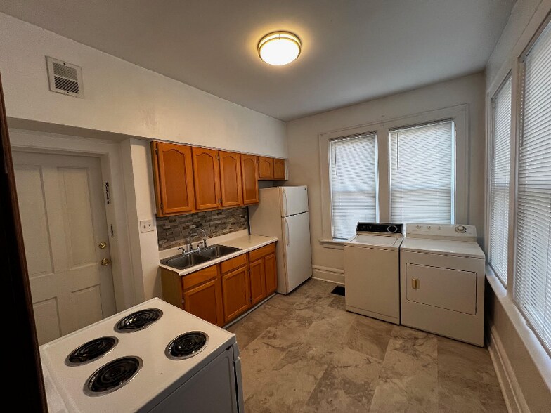 Building Photo - 1793 1/2 N 4th St