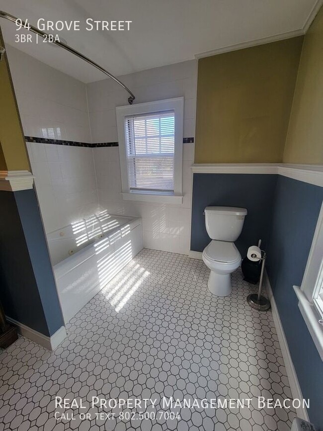 Building Photo - 94 Grove St