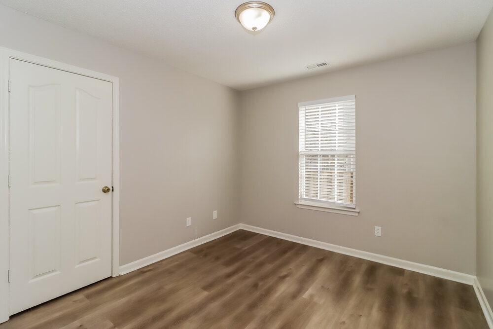 Building Photo - 3002 Salmon River Dr
