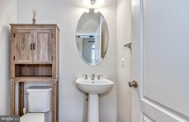 Building Photo - 208 Croft Square