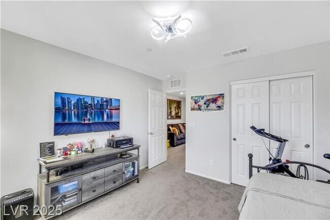 Building Photo - Modern 4-Bed Townhouse in Henderson