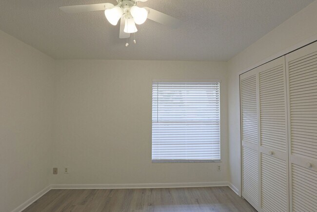 Building Photo - 6120 Whiskey Creek Dr